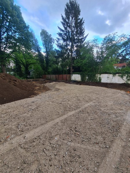 Geräumtes Baufeld nach Rodung